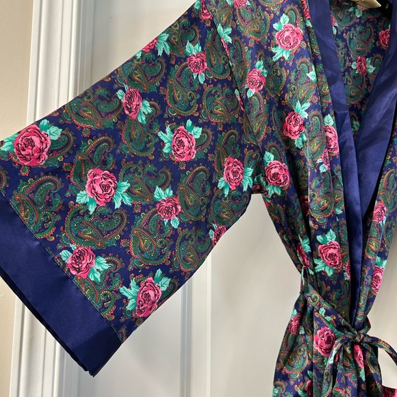 Victoria’s Secret Vintage Gold Label Robe purple Paisley Floral Print Tie Front - Picture 3 of 10